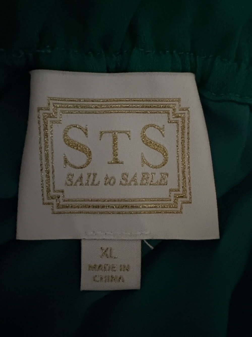 STS to Sable Two-Tone Pleated Maxi Dress in Green and Hot Pink - Picture 3 of 4